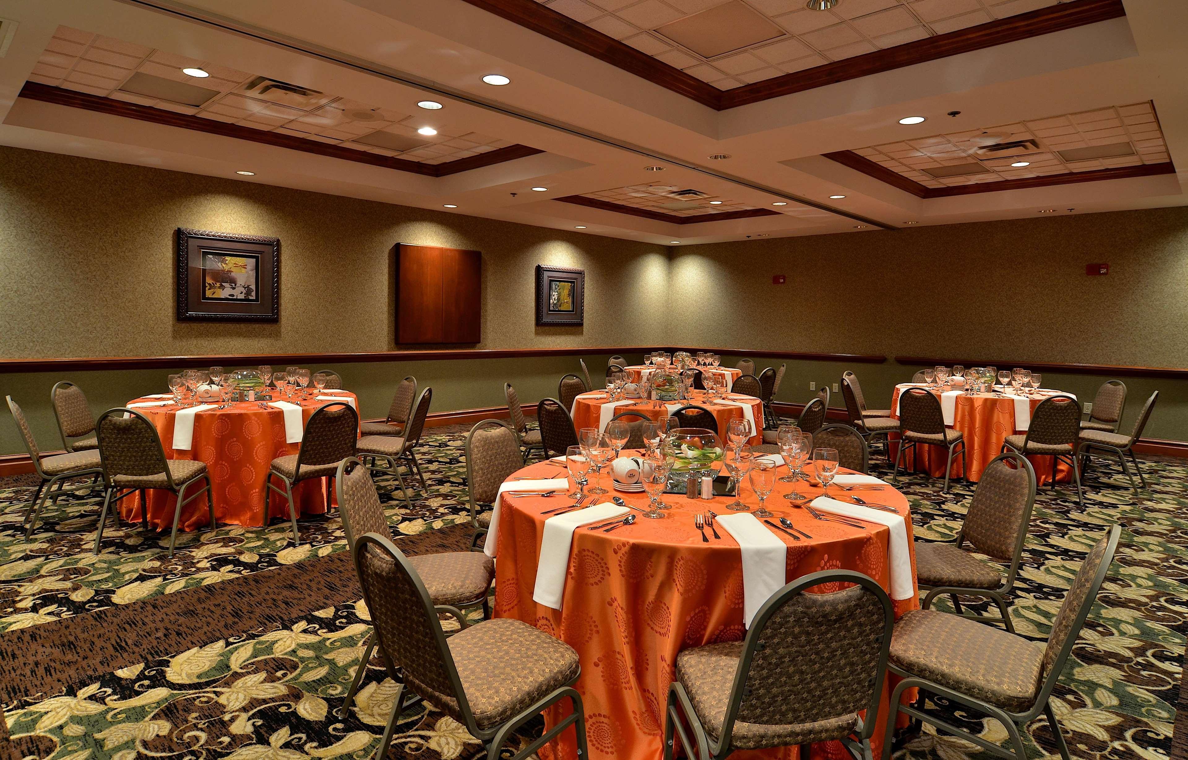 Embassy Suites Nashville - At Vanderbilt Exterior photo