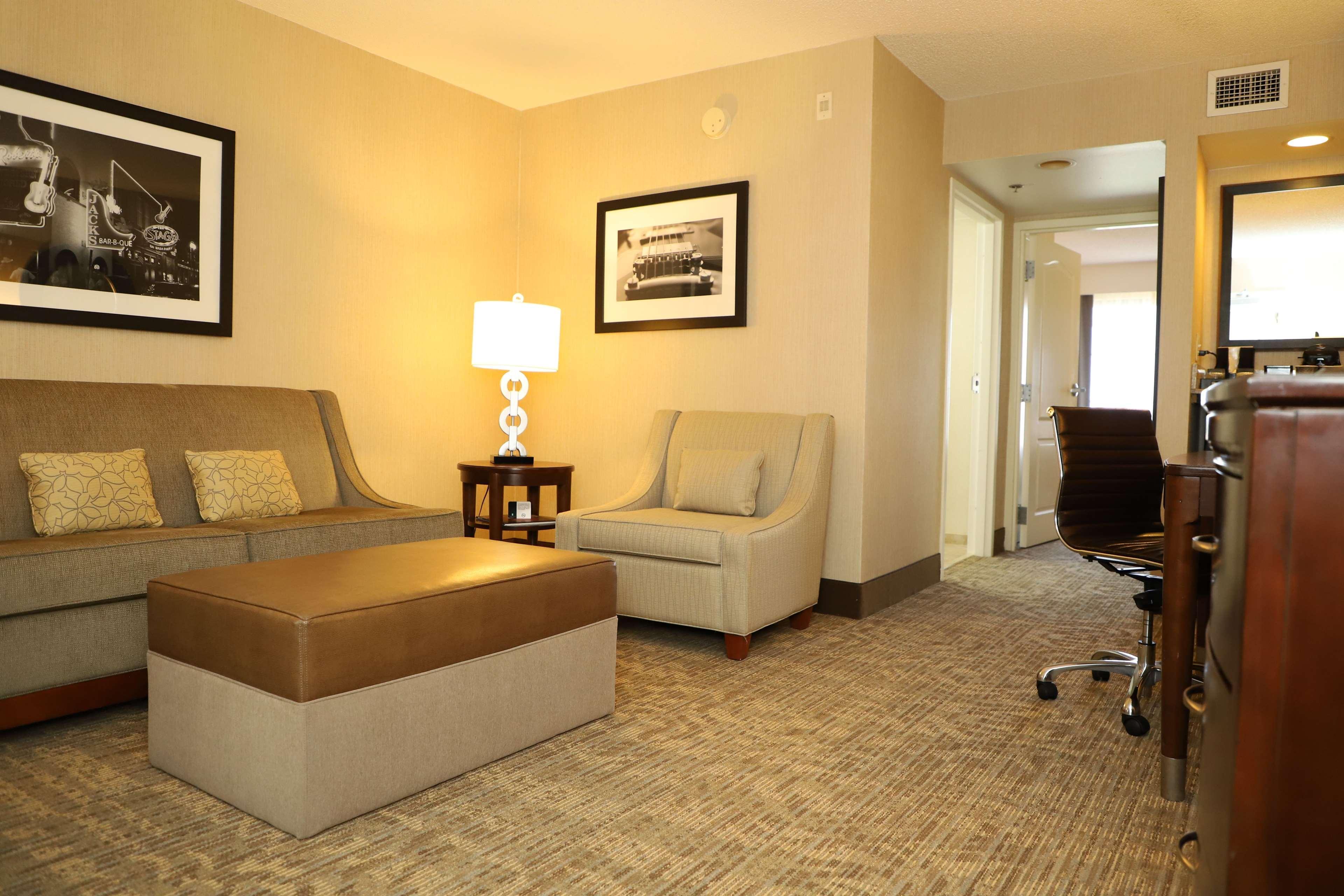 Embassy Suites Nashville - At Vanderbilt Exterior photo