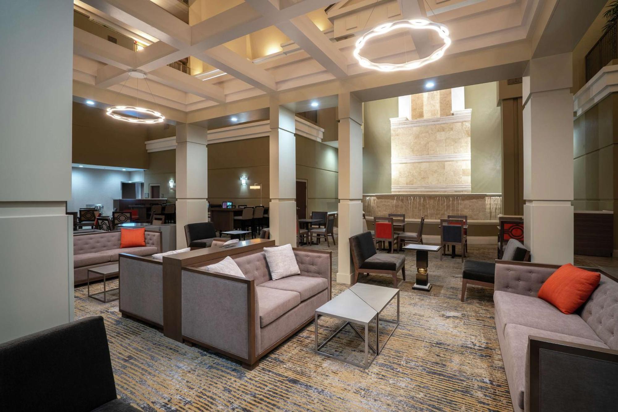 Embassy Suites Nashville - At Vanderbilt Exterior photo